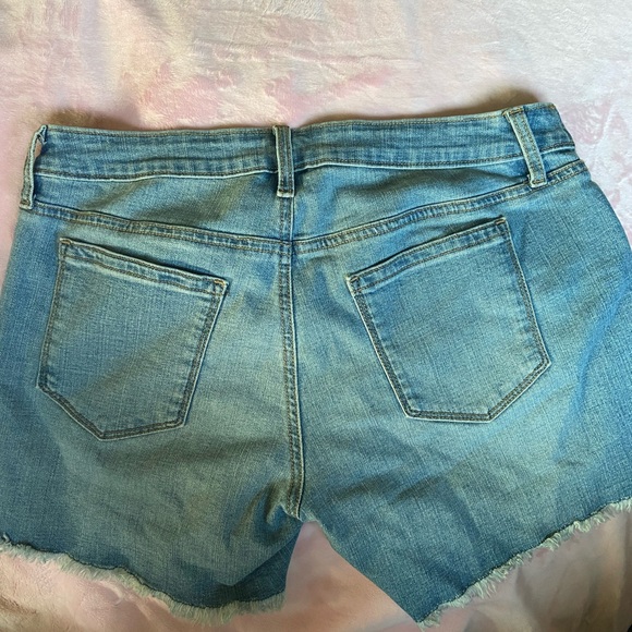 Aglow jean Shorts Maternity - Picture 2 of 4